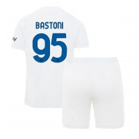 Inter Milan Alessandro Bastoni #95 Vieras Peliasu Lasten 2023-24 Lyhythihainen (+ Lyhyet housut)